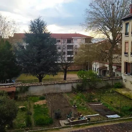 Spacieux Au Calme 15min Sud De Lyon Proche Metro Et Gare Confluence Aquarium Gerland Apartment